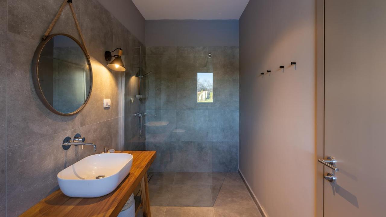 Villa & Jardin - Luxury Villa With Swimming Pool Vrh  Exterior photo
